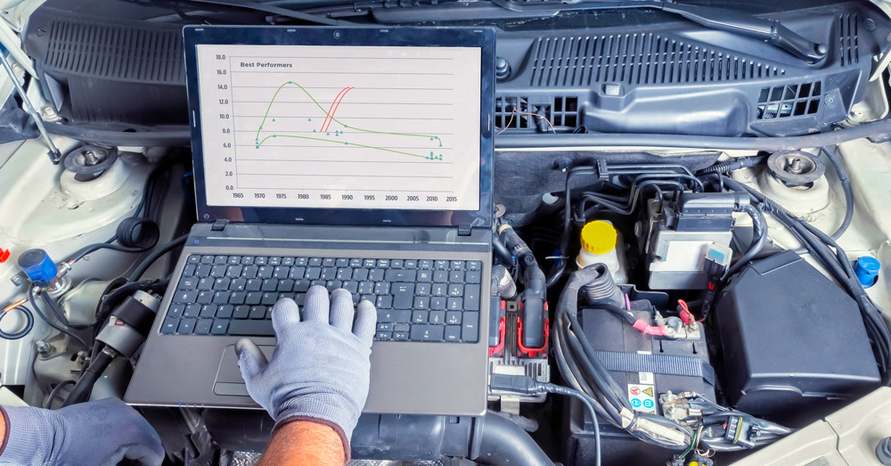 Do You Have To Be A Computer Expert To Be an Automotive Technician?